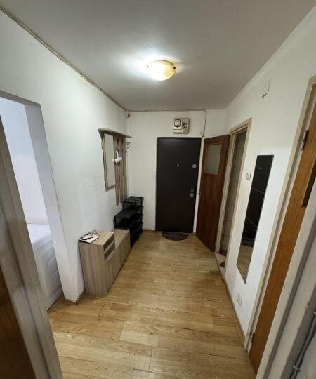 Drumul Taberei, metrou R.Doamnei, Colegiul Elena Cuza, dec., et.1/4, liber